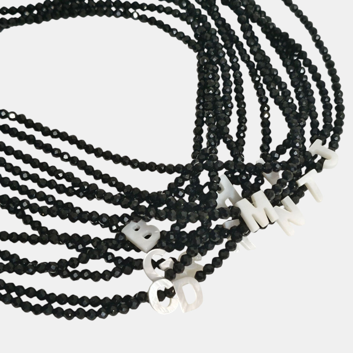 Collar con Letra