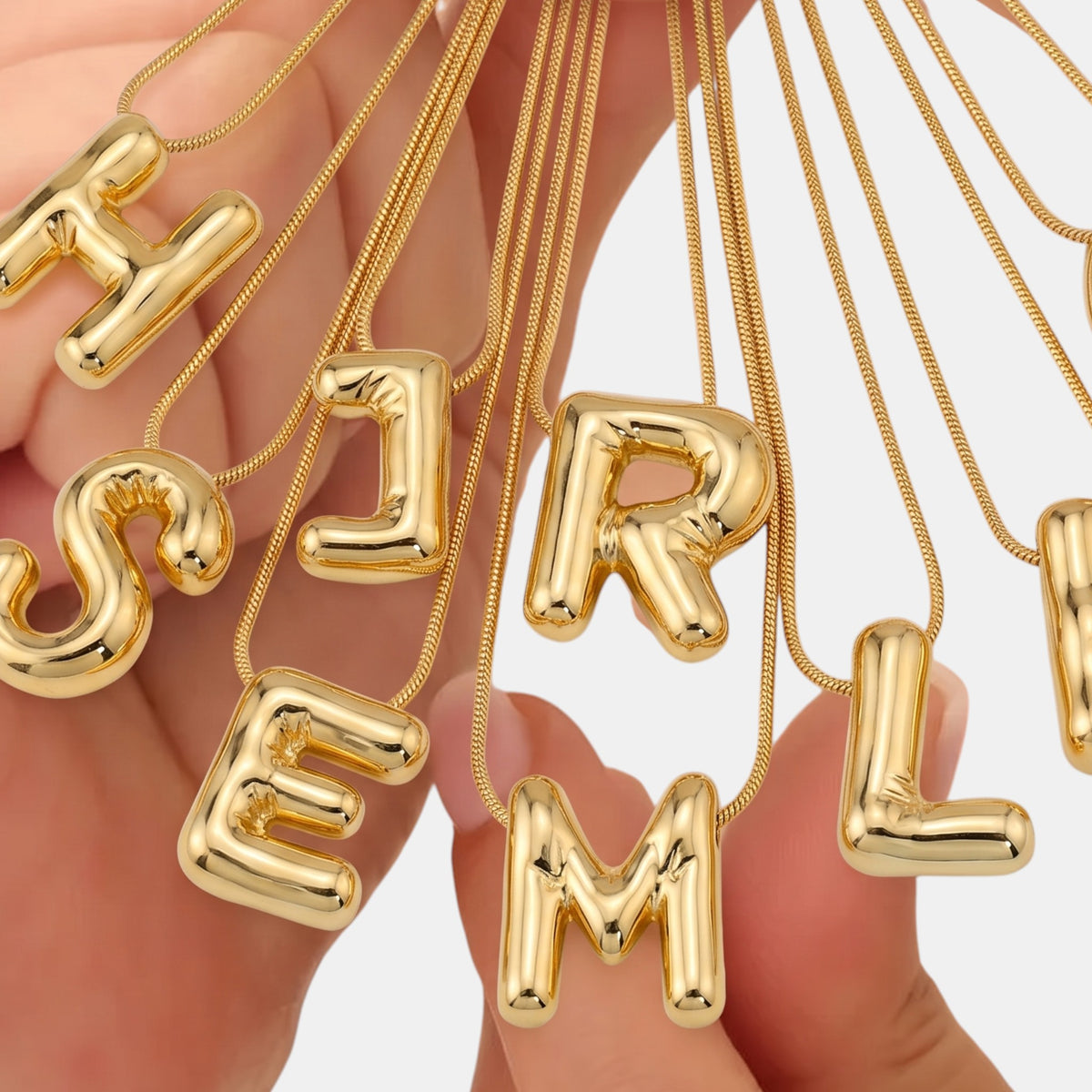 Collar Letra Globo