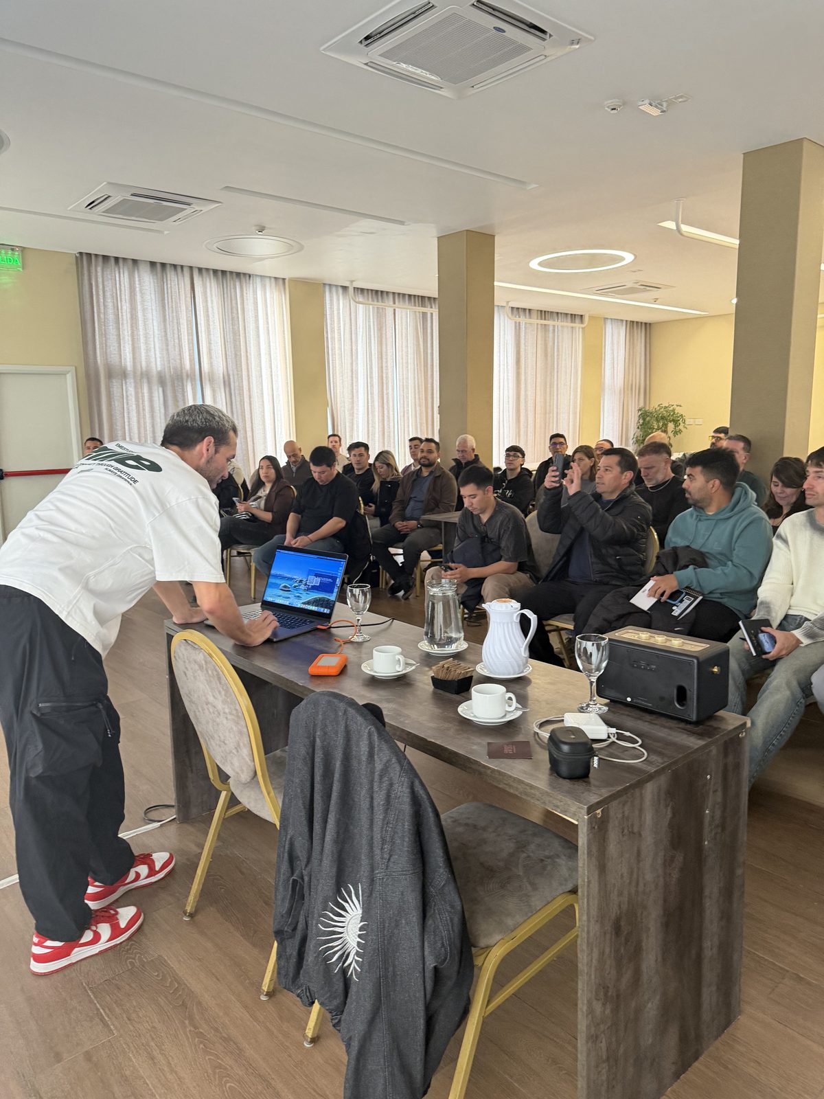 Charla presencial con Juan Da Silva — SALTA · 3 de octubre